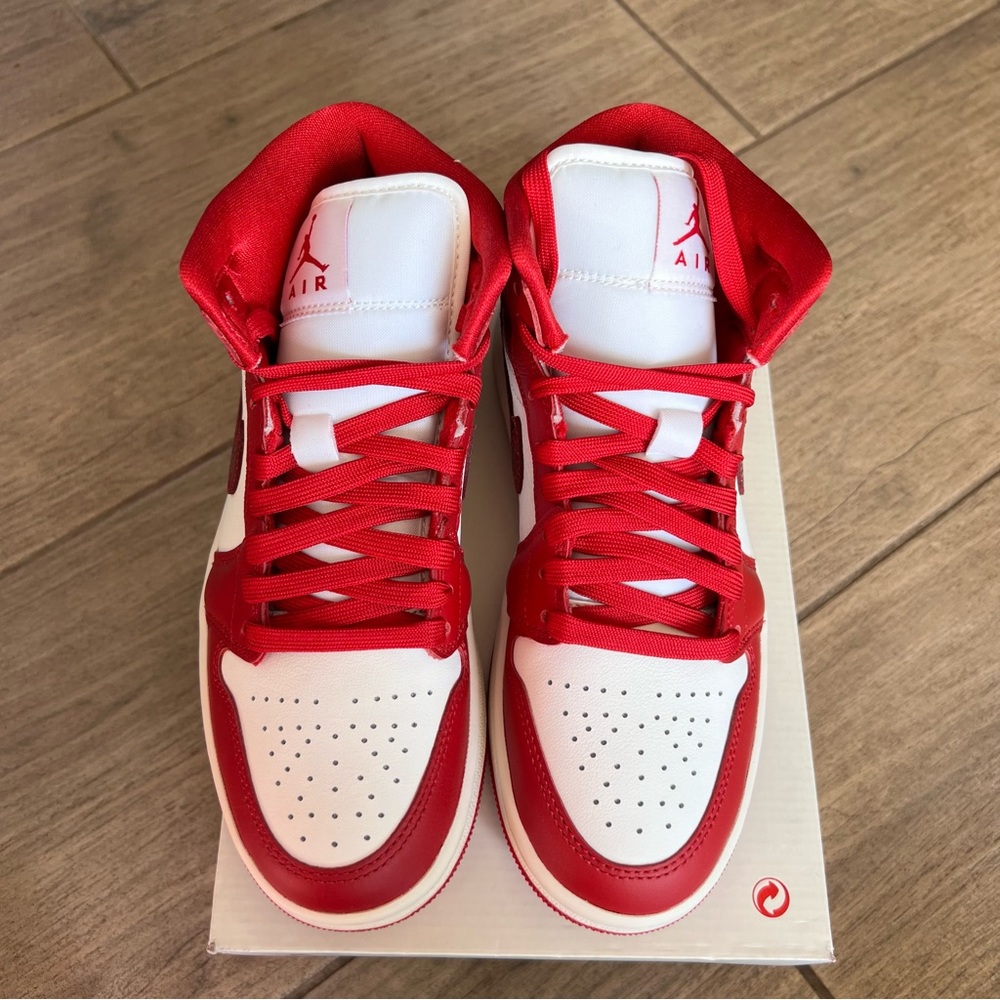 Air Jordan 1 Mid SE ( box without lid ) - Picture 7 of 10